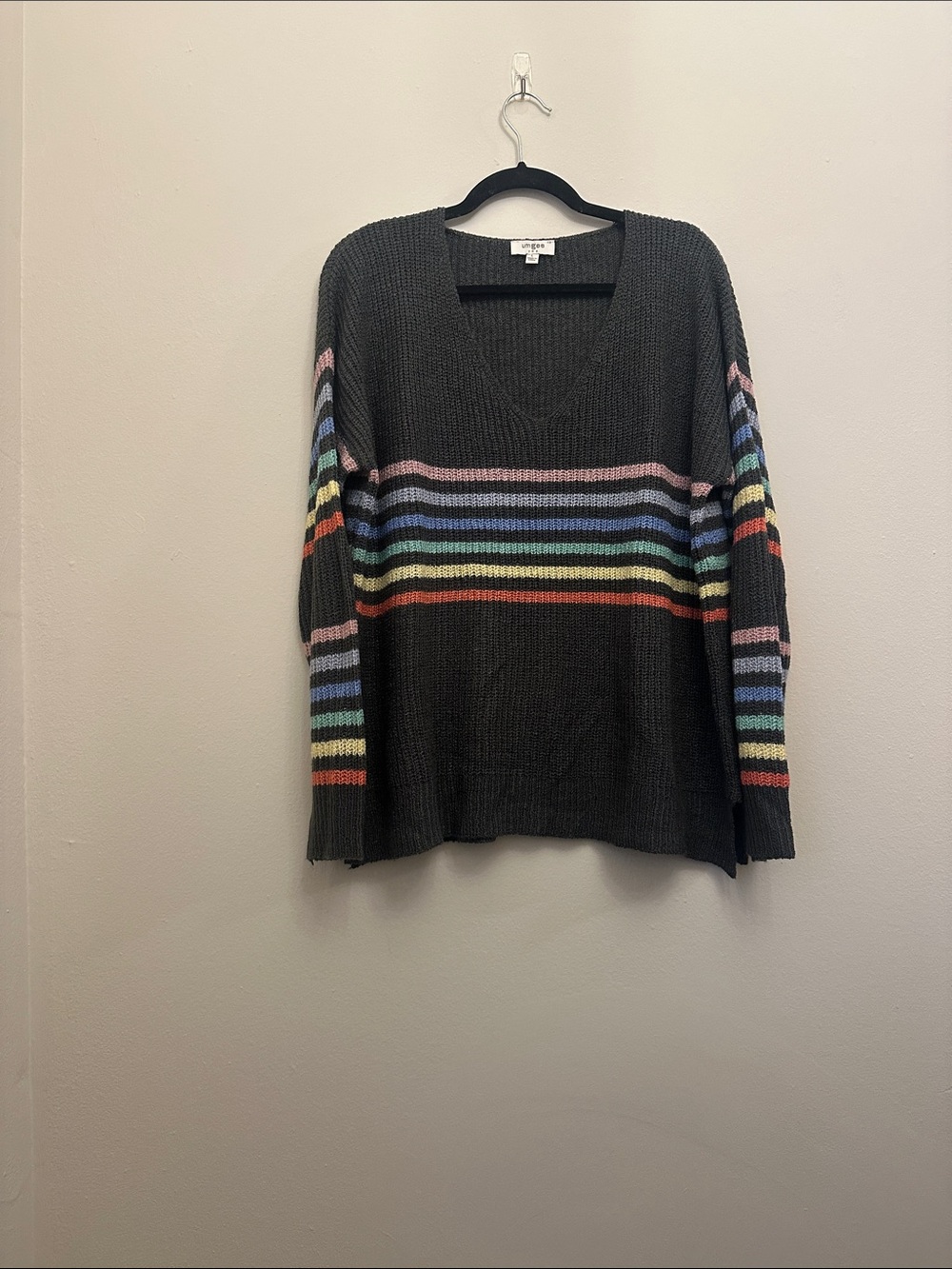 Umgee USA Charcoal Knit V-Neck Sweater Rainbow Stripes Lightweight Sz L